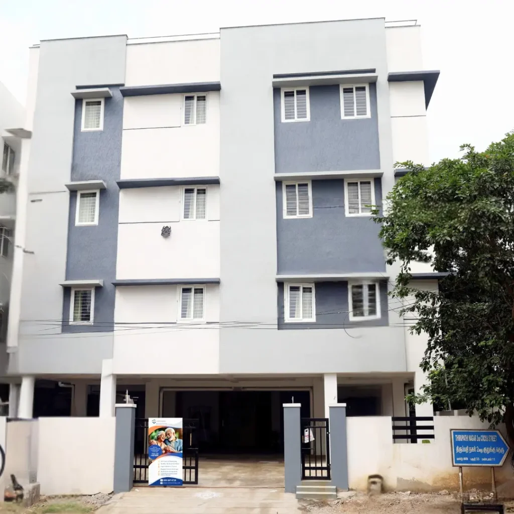 Paid old age home in Valasaravakkam, Chennai with comfortable senior living and professional elderly care